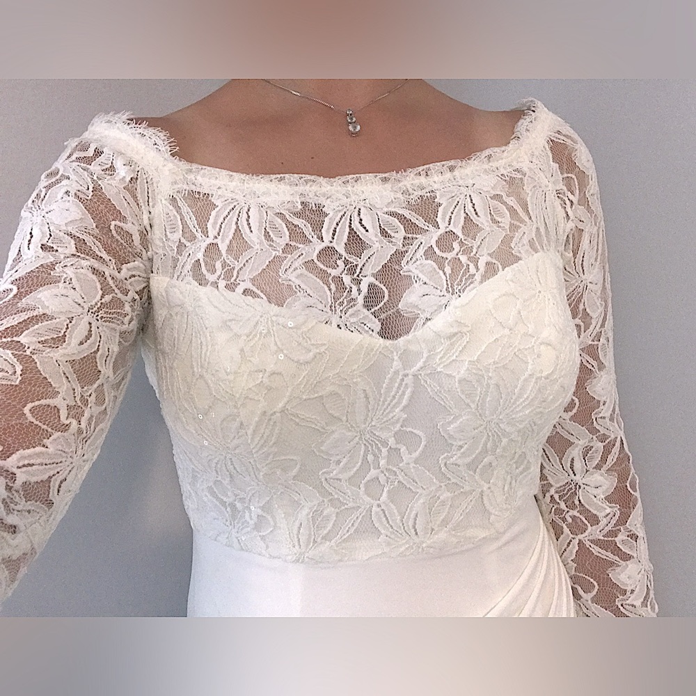 David’s Bridal Wedding Dress - Picture 4 of 17